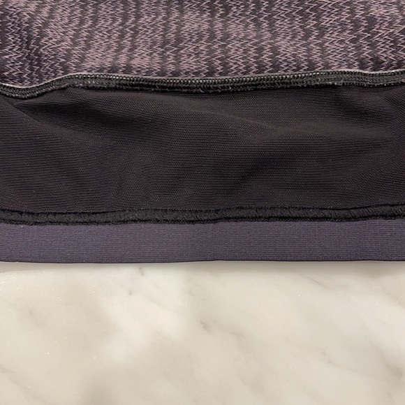 Lululemon Scoop Neck Tank Top built in sports bra size 4. - Picture 7 of 10